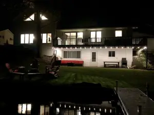 ★ Horseshoe Haven ★  Lake Home with Stunning Views★