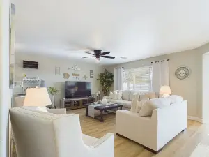 WOWZZZA! Newly Remodeled in FEB 2025, Heated Pool Home, 5 STARS ABOVE THE REST!!