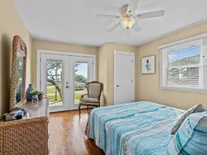 Mi Faro 2 Bedroom Duplex by RedAwning