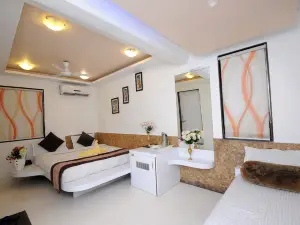 Hotel Vyankatesh & Pure Veg Restaurant