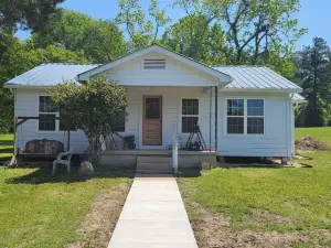 Back in Time 1940s Lake View House