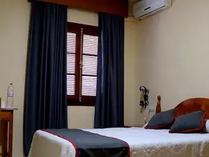 Hostal Restaurante Asador El Paisano