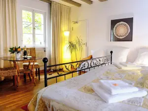 Rhein River Guesthouse - Direkt am Rhein
