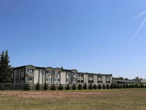 Tamarack Motor Inn