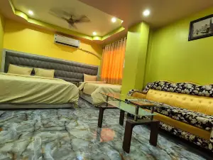 Hotel Mahal and Restaurant