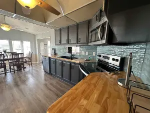 Badin Shores Resort - Excellent Lake View Home - Pools & Lots of Amenities - Great Porch Area