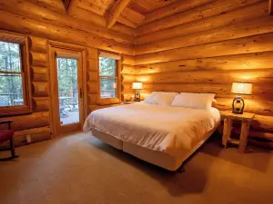 Beautiful Mountain Lodge! 7,000 Sq. Ft W/ Pond