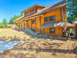 Ronald Home w/ Direct CLE Elum Lake Access!