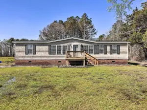Arapahoe Home with Fireplace Near Deer Hunting