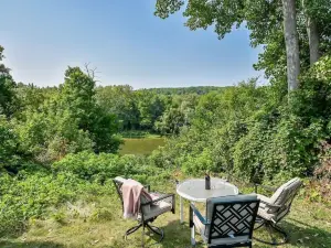 เดอะ มัลเบอร์รี เฮาส์ ออน เดอะ แกรนด์