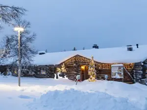 Kuukkeli Log Houses Teerenpesä