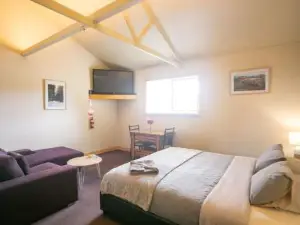 3 Hills at the Good Place