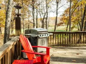 7th Hole Chalet at Wintergreen Resort Hot Tub, Sauna & 3 Fireplaces