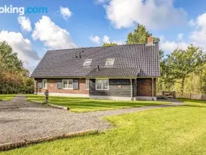 Nice Home in Rijssen with Wifi and 4 Bedrooms