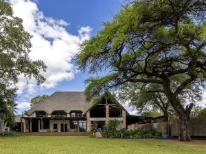 Chobe River Lodge