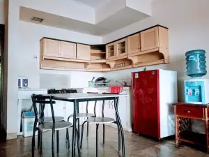 Kondominium Hotel Lippo Carita Selatan Ana Zayna