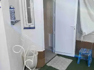 Gobeach Small Studio 8sq Completely Independent