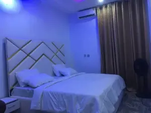Solomon's Porch Hotel and Suites