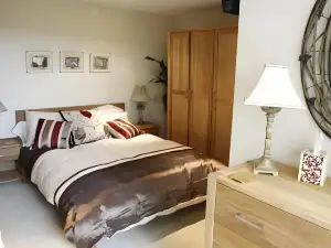 The Strawbury Duck Inn