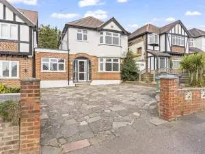 Group Getaway 6 Bedrooms, Sleeps 12, Games Room