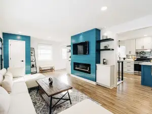 Beautiful luxury 4BR/2BA recently renovated with open concept