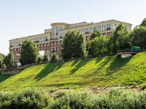 Hotel "tom River Plaza"