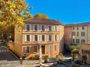 La Falaise Hotel