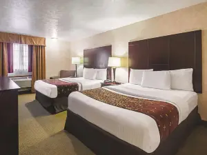 La Quinta Inn & Suites by Wyndham Woodburn