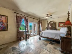 Blanco Riverside Cottages