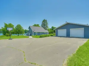 'wet Feet Retreat' Year-round Cabin in Frederic