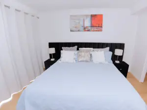 Stylish Inner-City Haven at The Gatsby