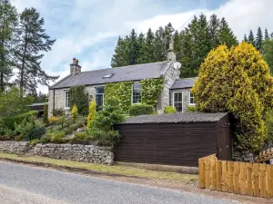 Quaint Holiday Home in Inverurie near Castle Fraser