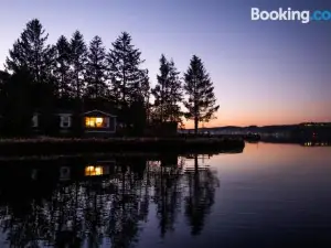 Lighthouse Motel and Cottages