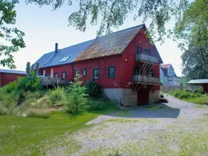 Amazing Home in Strömsnäsbruk with 9 Bedrooms and Wifi