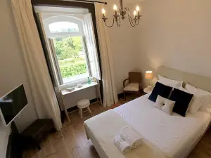 Oryza Guest House& Suites