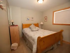 Creekview Court by Apex Accommodations