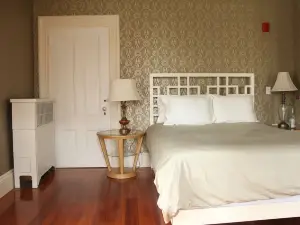 The Wedding Cake House