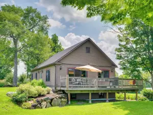 Hardwick Family Farmhouse on Vast Snowmobile Trail