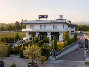 Skyline Rooms & Suites