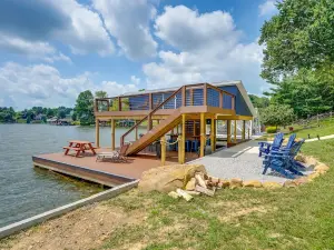 Waterfront Retreat on Apple Valley Lake!