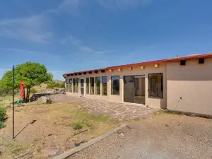 Santa Fe Adobe Vacation Rental w/ Mountain Views!