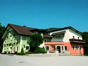 艾法特旅館
