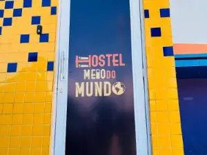 Hostel Meio do Mundo