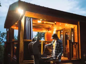 Meraki Escape -  Log Cabins w/Hot Tubs + Pet Friendly