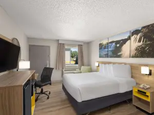 Days Inn by Wyndham Carthage