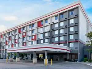 Best Western Plus Toronto Airport Hotel