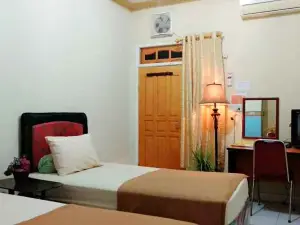 Hotel Simpang Empat