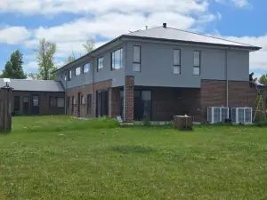 12 En-Suite Bedrooms in Cardigan - 15km from Ballarat Central Along Avenue of Honour