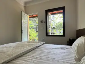 Lá la house