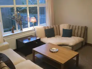 Budget Accommodation Min from M1/ 31  Free Parking